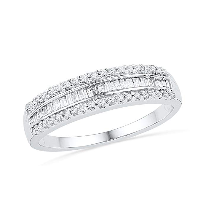 10KT White Gold Baguette and Round Diamond Fashion Ring (1/4 cttw)